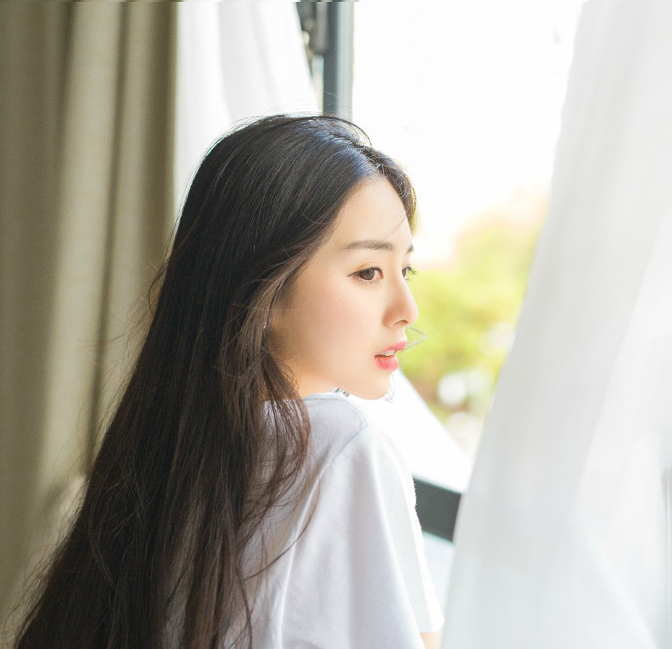 “可惜，张任不肯降，否则若能有此人相助，必能事半功倍。”成都刺史府中，庞统召集众将商议布防之事，魏延倒是有些感叹道，之前他曾与张任在葭萌关交锋，此人用兵不在魏延之下，尤其是依托蜀中地形，甚至可以压魏延一头，让魏延十分头疼，这次若非庞统、法正用计，策反了阆中大营众将，就算成都乱成一团糟，只要张任坐镇阆中，魏延都没有十足的把握能够短时间内攻破阆中。